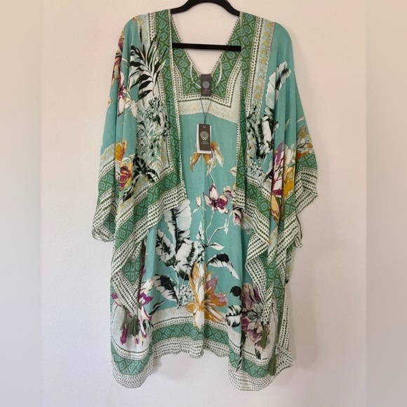 NWT Vince Camuto Tropical Bloom Topper Ruana Blue Floral Tassel Detail Cover Up - Picture 2 of 5